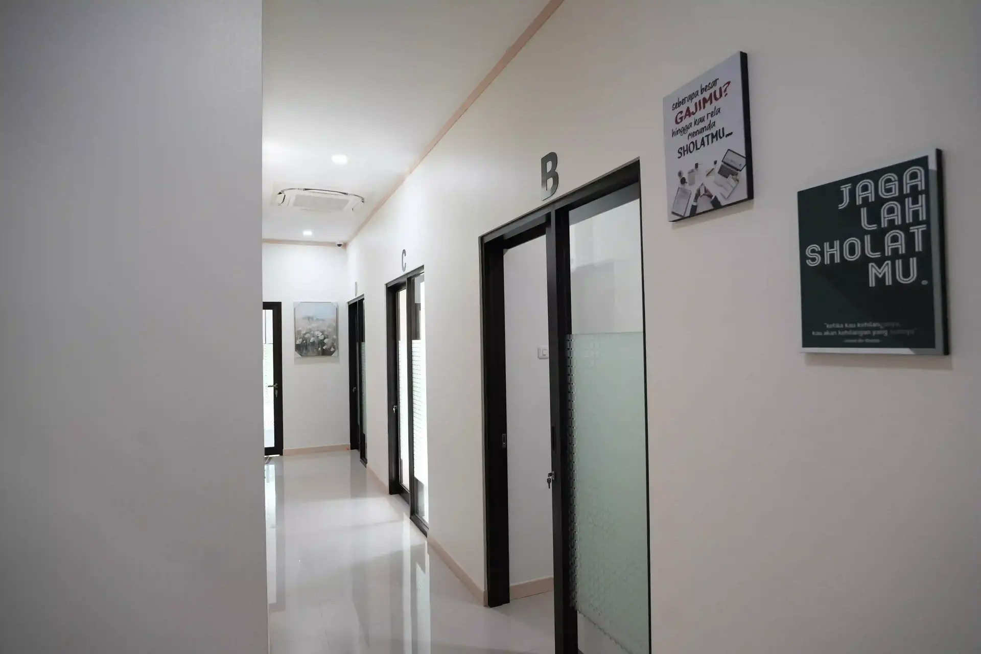 Ruang dan Fasilitas Kantor Modern